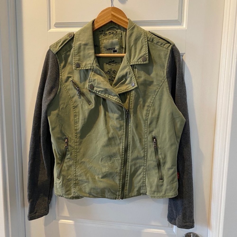 Levi's khaki jacket with sweatshirt sleeves in size L